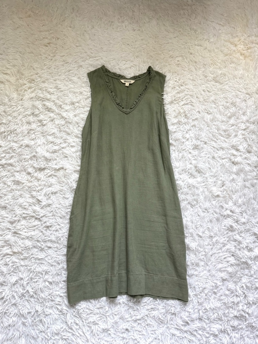 Briggs New York Olive Green Sleeveless V-Neck Midi Dress